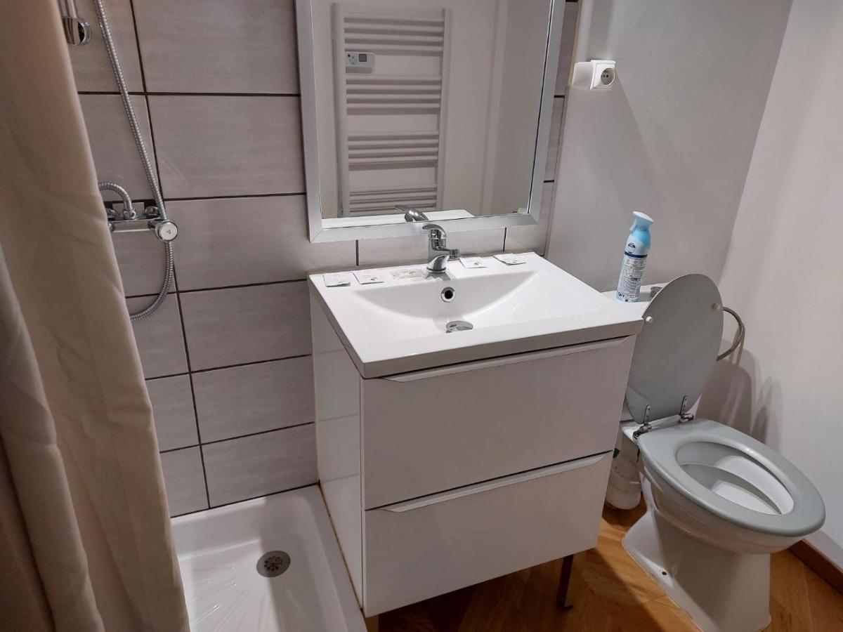 Suite 3 Pieces Chambre+Cuisine+Sdb Centre Ville Privas Buitenkant foto